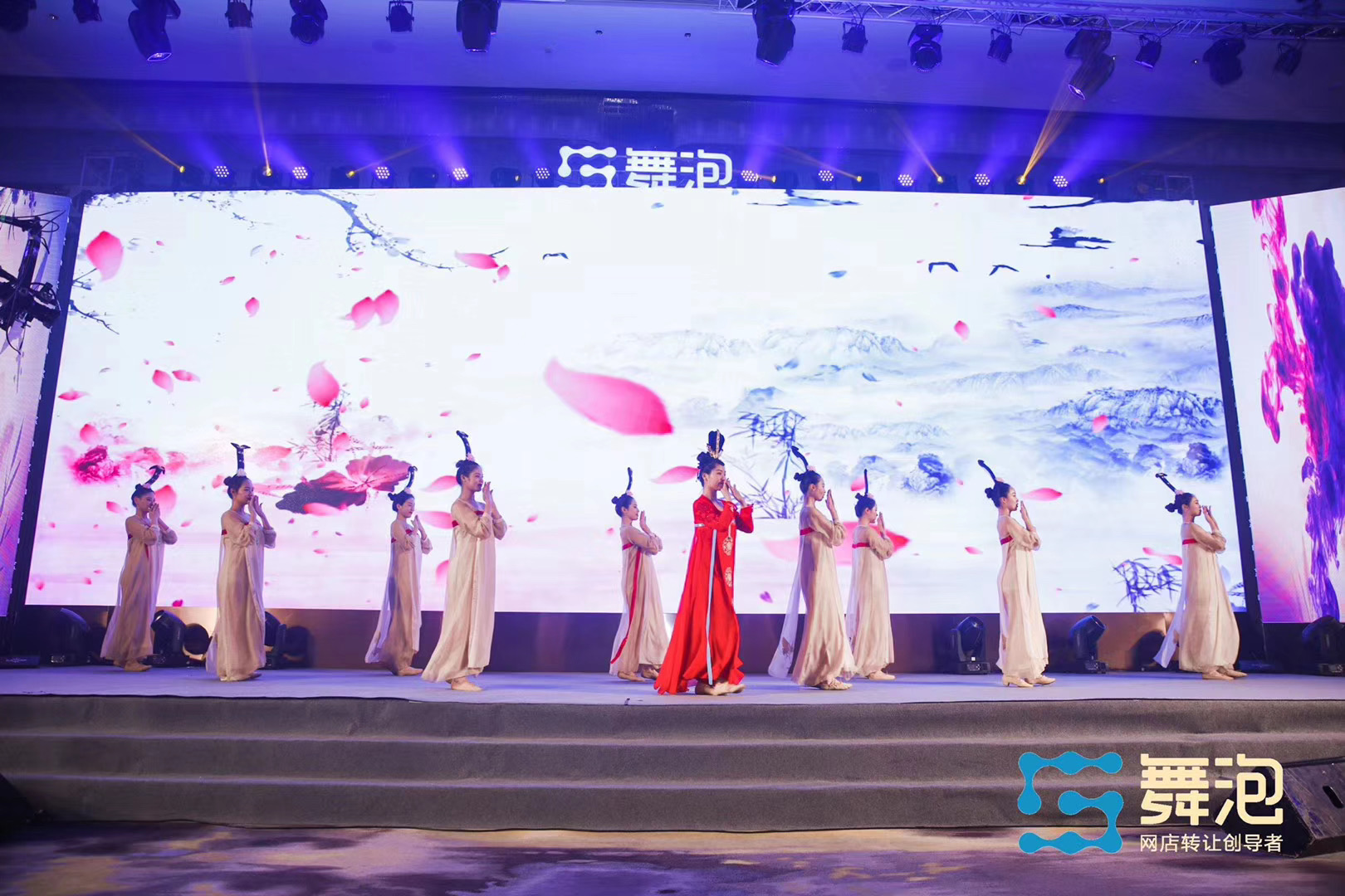舞泡2020年会策划执行_上海演出公司_上海活动执行公司